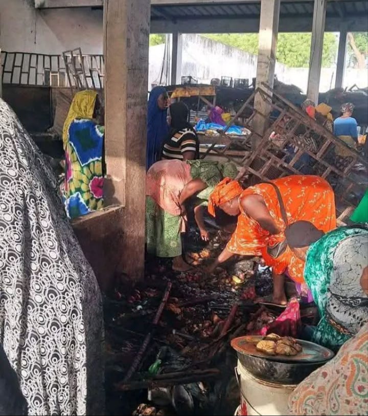 Incendie  au marché de Diaobé : des dizaines de commerces réduits en cendres