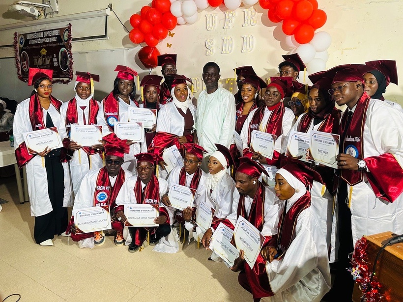 Université de Bambey : 197 nouveaux diplômés en santé et développement durable prêts pour le terrain Université de Bambey : 197 nouveaux diplômés en santé et développement durable prêts pour le terrain