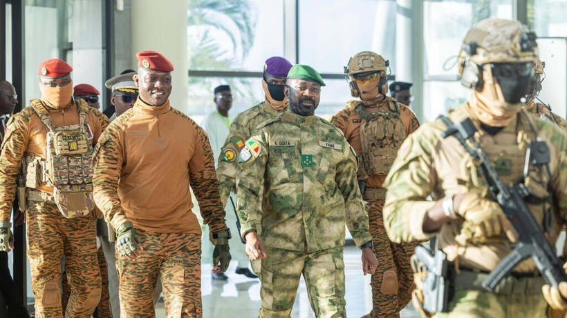 Mali: l'Alliance des États du Sahel réagit a minima aux attaques des jihadistes et rebelles touaregs