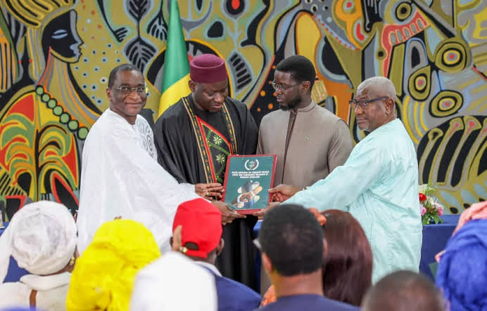 Climat social : Le Chef de l'État recevra les cahiers de doléances des syndicats le 1er mai