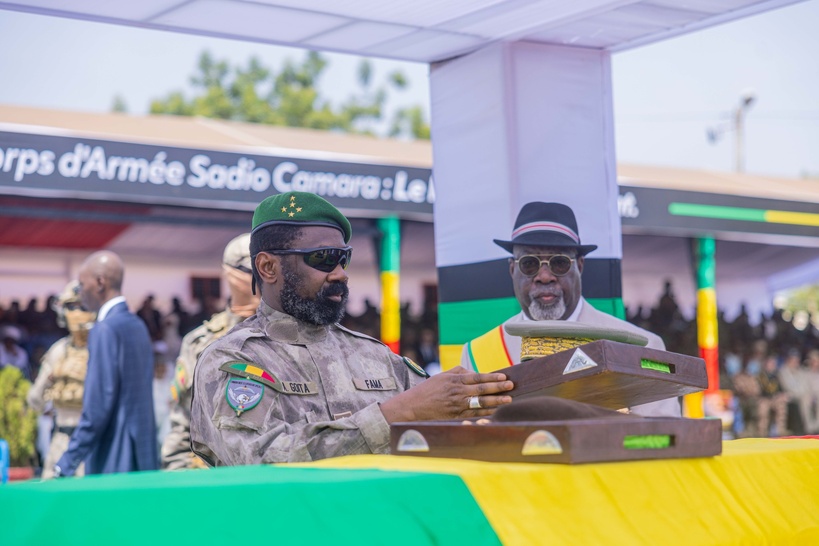 Obsèques de Sadio Camara : Assimi Goïta lui rend les honneurs et l’élève à titre posthume au grade de général d'armée Obsèques de Sadio Camara : Assimi Goïta lui rend les honneurs et l’élève à titre posthume au grade de général d'armée
