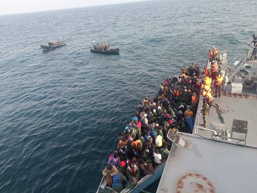 Émigration irrégulière : 153 migrants secourus au large de Dakar par la Marine nationale Émigration irrégulière : 153 migrants secourus au large de Dakar par la Marine nationale
