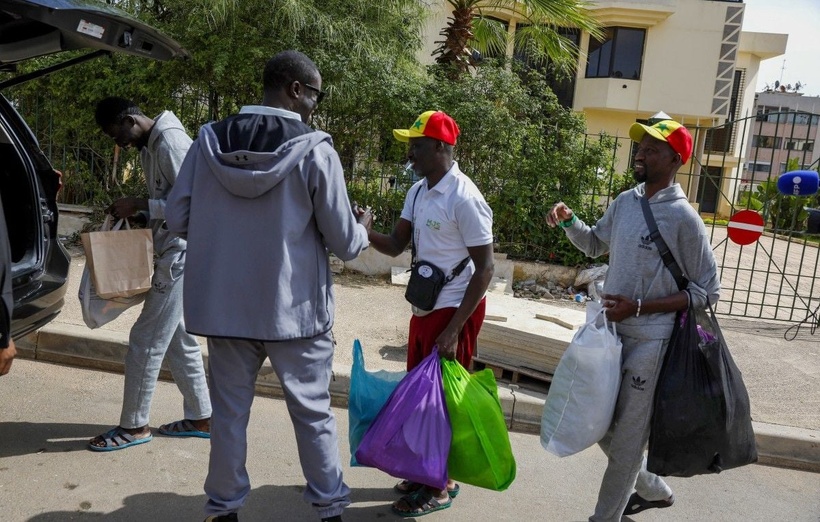 Sénégal : Retour à Dakar des trois premiers supporters libérés après la CAN au Maroc Sénégal : Retour à Dakar des trois premiers supporters libérés après la CAN au Maroc