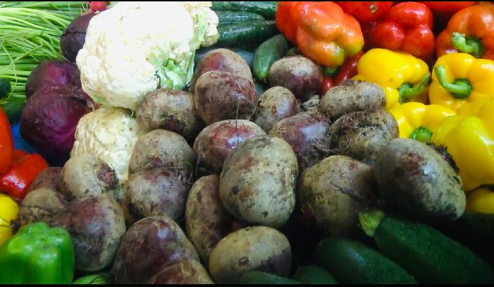 A Dakar, les vendeurs de produits naturels du marché Castors étouffés par les taxes et la pénurie (REPORTAGE)