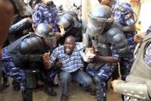 Ouganda: au moins 30 arrestations pour complot en vue de renverser le gouvernement Ouganda: au moins 30 arrestations pour complot en vue de renverser le gouvernement