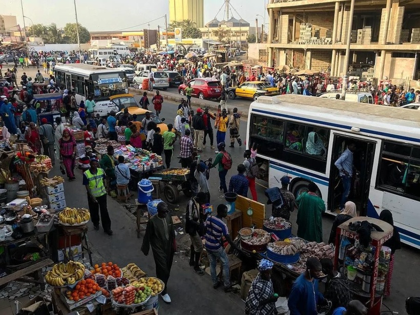 Dakar : le gouverneur interdit l'occupation anarchique sous les autoponts et ouvrages publics 