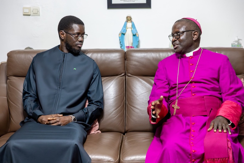 Pèlerinage de Popenguine : Bassirou Diomaye Faye rend une visite de courtoisie à l’archevêque de Dakar Pèlerinage de Popenguine : Bassirou Diomaye Faye rend une visite de courtoisie à l’archevêque de Dakar
