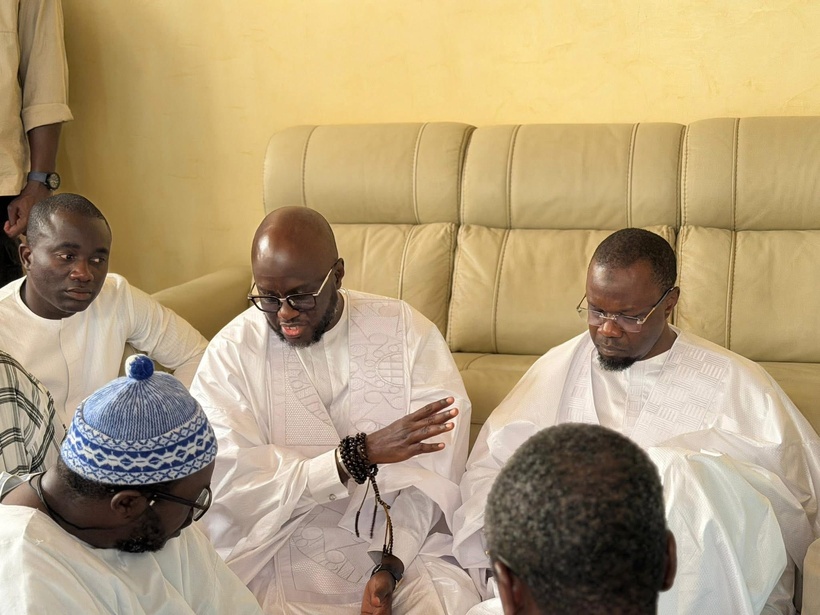Décès de Serigne Cheikh Saliou Mbacké : Ousmane Sonko et Malick Ndiaye à Touba pour présenter leurs condoléances Décès de Serigne Cheikh Saliou Mbacké : Ousmane Sonko et Malick Ndiaye à Touba pour présenter leurs condoléances
