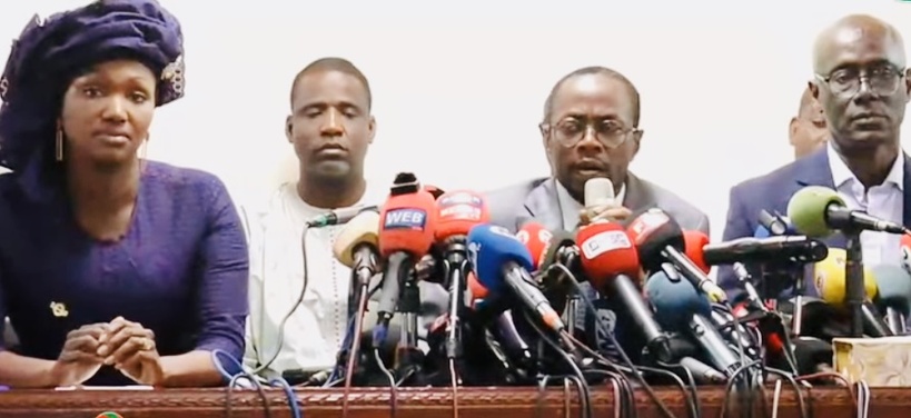 Réintégration d’Ousmane Sonko à l’Assemblée : les députés de l’opposition saisissent le Conseil constitutionnel Réintégration d’Ousmane Sonko à l’Assemblée : les députés de l’opposition saisissent le Conseil constitutionnel