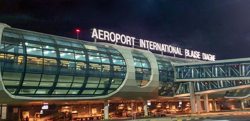 AIBD : les travailleurs déposent un préavis de grève et menacent de paralyser l’aéroport dès lundi prochain AIBD : les travailleurs déposent un préavis de grève et menacent de paralyser l’aéroport dès lundi prochain
