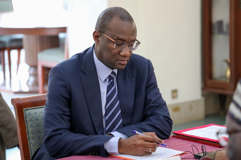 Oumar Samba Ba propose de donner au Pr Moustapha Kassé le nom de l'Université du Sénégal oriental Oumar Samba Ba propose de donner au Pr Moustapha Kassé le nom de l'Université du Sénégal oriental