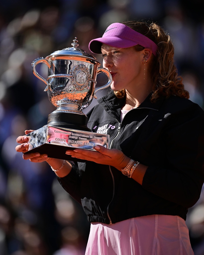 Roland-Garros: à 19 ans, Andreeva remporte son premier tournoi du Grand Chelem