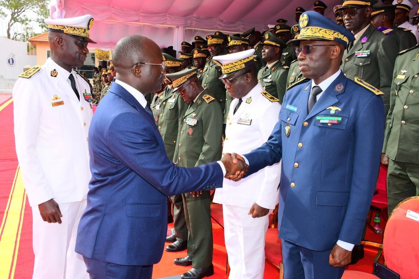 Prise de fonction du ministre des Forces armées : Yankhoba Diémé en visite à l'État-major général Prise de fonction du ministre des Forces armées : Yankhoba Diémé en visite à l'État-major général