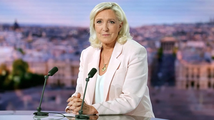 "Je suis candidate à l'élection présidentielle", annonce Marine Le Pen