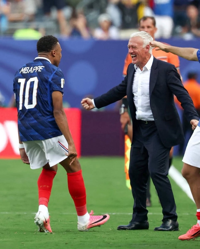 L'hommage émouvant de Mbappé à Deschamps : "Nous aurions dû t'offrir une meilleure fin"