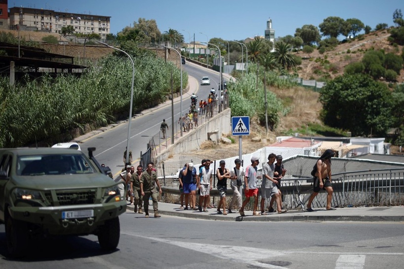 Afflux migratoire à Ceuta: le gouvernement marocain réagit après cinq jours de silence Afflux migratoire à Ceuta: le gouvernement marocain réagit après cinq jours de silence