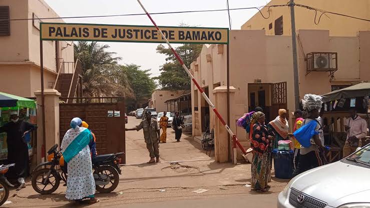 Mali : un journaliste et un activiste écopent de prison ferme pour « Atteinte au crédit de l’État »
