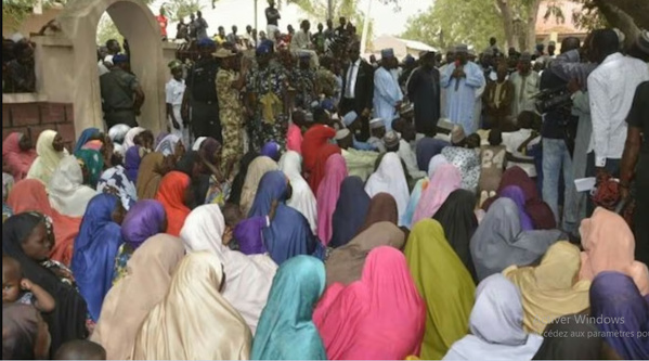 Nigeria: plus de 300 victimes d'enlèvement libérées lors d'une opération de sauvetage majeure Nigeria: plus de 300 victimes d'enlèvement libérées lors d'une opération de sauvetage majeure