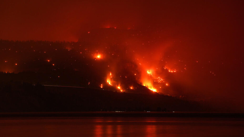 Flammes de 90 mètres, 20 000 évacués: l'état d'urgence décrété dans l'ouest du Canada ravagé par un mégafeu Flammes de 90 mètres, 20 000 évacués: l'état d'urgence décrété dans l'ouest du Canada ravagé par un mégafeu