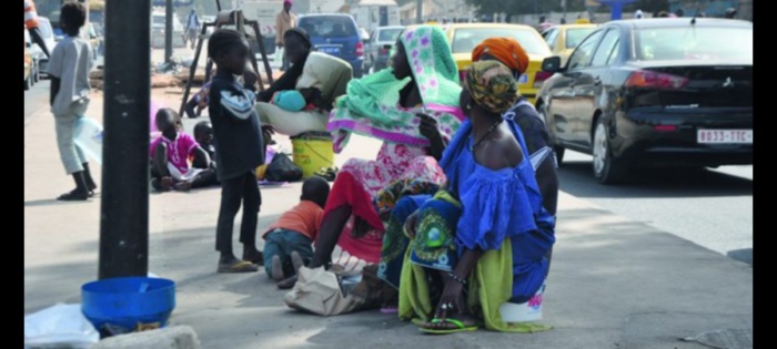 Les sans-abri à Dakar : derrière l’occupation des espaces publics, des vies en grande précarité (Reportage)