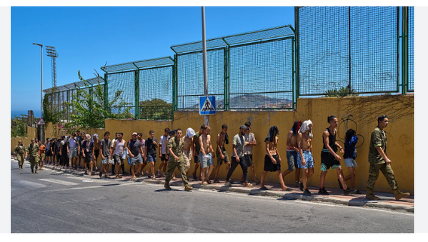 Gestion migratoire : plus de 500 marocains rentrent volontairement de Ceuta après les récentes tentatives de traversée Gestion migratoire : plus de 500 marocains rentrent volontairement de Ceuta après les récentes tentatives de traversée