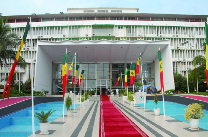 Fraude fiscale à l’Assemblée : Amadou Ba "descend" Ousmane Sonko