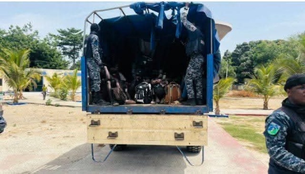 Ziguinchor : douze présumés homosexuels arrêtés lors d’une opération de la gendarmerie Ziguinchor : douze présumés homosexuels arrêtés lors d’une opération de la gendarmerie
