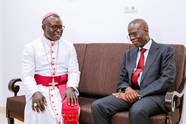 Tournée auprès des foyers religieux : Ahmadou Al Aminou Lo en visite chez l'archevêque de Dakar