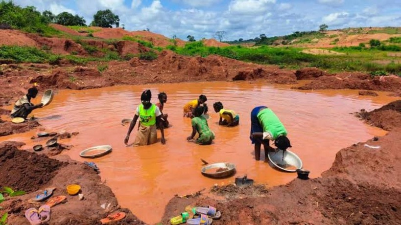 Centrafrique-Cameroun: après l’éboulement de Zamboï, les oppositions critiquent l’encadrement des mines d’or Centrafrique-Cameroun: après l’éboulement de Zamboï, les oppositions critiquent l’encadrement des mines d’or