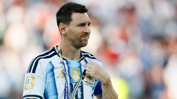 Officiel: Lionel Messi annonce sa retraite internationale après 20 ans de carrière avec l'Argentine