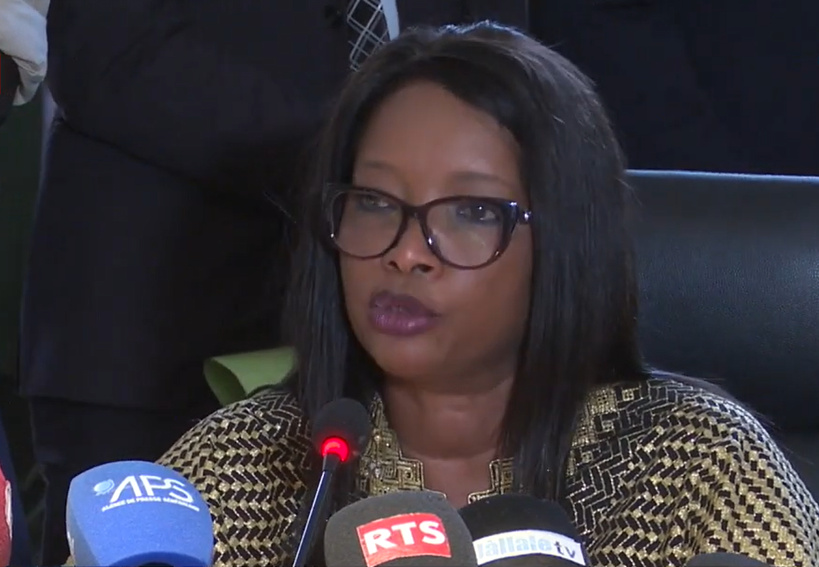 DPG : le ministre Mame Coumba Diop quitte l'hémicycle après les attaques du député Cheikh Bara Ndiaye DPG : le ministre Mame Coumba Diop quitte l'hémicycle après les attaques du député Cheikh Bara Ndiaye