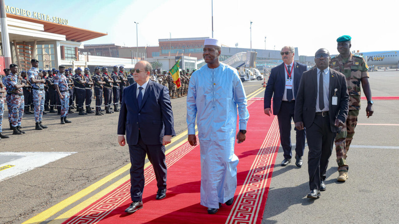 Mali: à Bamako, le Premier ministre algérien plaide pour un renforcement des relations entre les deux pays
