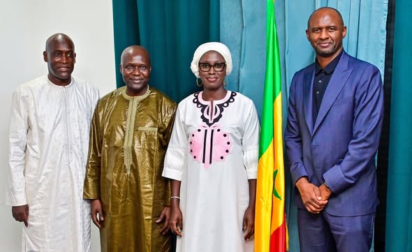 Patrick Vieira reçu par la ministre des Sports Djirèye Clotilde Coly