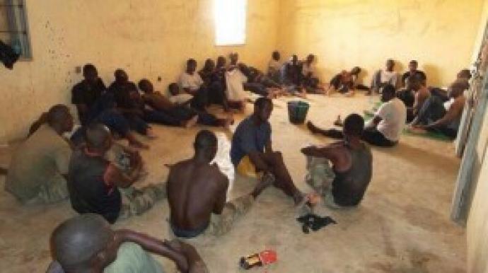 Grâce présidentielle de 984 détenus : l’APDH salue «une décision hautement humaniste»