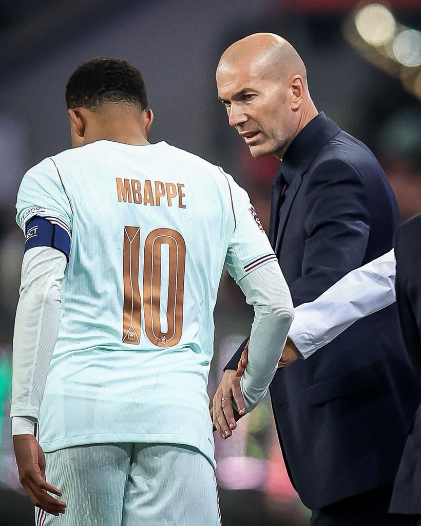Ligue des nations 2026 : Kylian Mbappé inscrit le premier but de la France sous l’ère Zidane mais sort sur blessure Ligue des nations 2026 : Kylian Mbappé inscrit le premier but de la France sous l’ère Zidane mais sort sur blessure