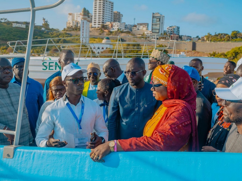 Gestion des pêches : la ministre Amy Mara Dièye réceptionne 24 pirogues et 5 vedettes à Ouakam Gestion des pêches : la ministre Amy Mara Dièye réceptionne 24 pirogues et 5 vedettes à Ouakam
