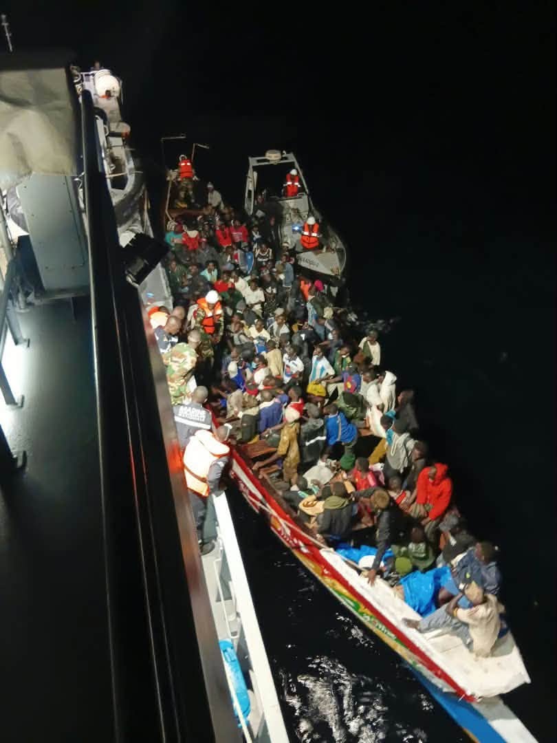 Migration irrégulière : la Marine nationale secourt 134 migrants au nord-ouest de Dakar