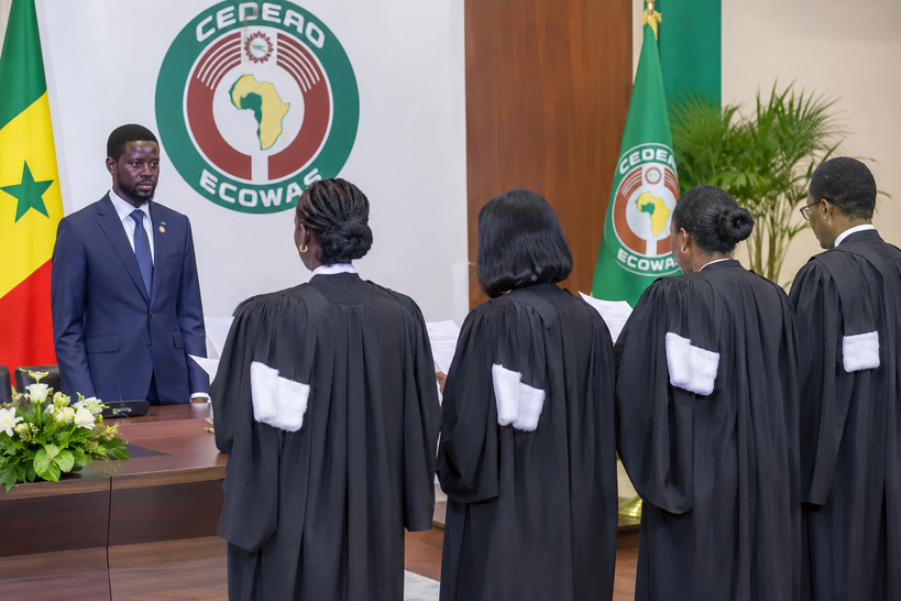 CEDEAO : cinq nouveaux juges de la Cour de justice prêtent serment devant Bassirou Diomaye Faye