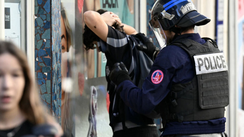 France : près de 6 900 gardes à vue depuis le début de la contestation des lycéens France : près de 6 900 gardes à vue depuis le début de la contestation des lycéens