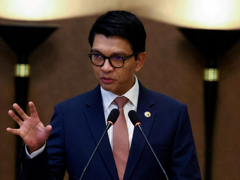 Madagascar: un an après avoir fui le pays, que devient Andry Rajoelina? Madagascar: un an après avoir fui le pays, que devient Andry Rajoelina?