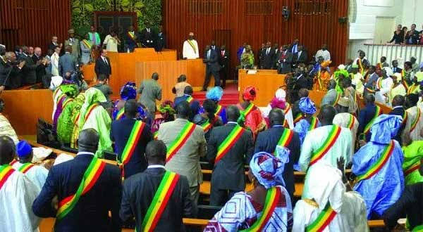 Sénégal: le Mouvement national "Tabakh" Les Bâtisseurs réclame la dissolution de l’Assemblée nationale