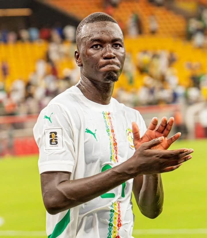 Pape Gueye, milieu de terrain : « Vieira est une légende, je lui parle beaucoup »