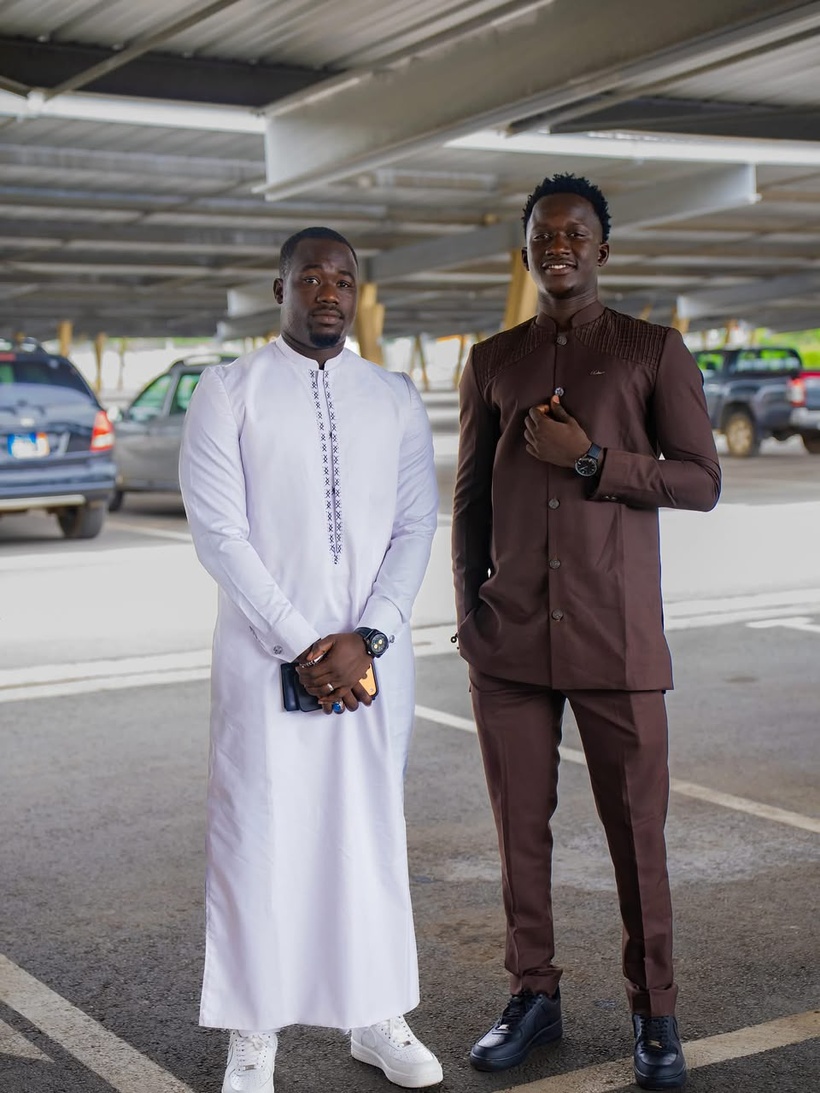Latzo Dozé, « le roi de l’absurde » qui réinvente l’humour sénégalais Latzo Dozé, « le roi de l’absurde » qui réinvente l’humour sénégalais