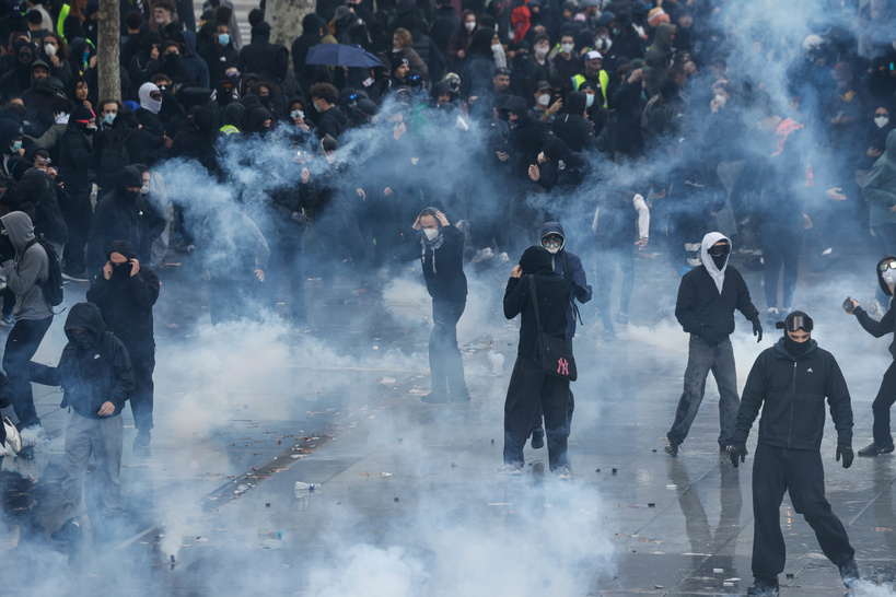 France : deux hommes meurent en marge des violences du 17 octobre, une enquête ouverte France : deux hommes meurent en marge des violences du 17 octobre, une enquête ouverte
