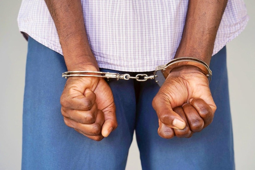 HLM-Biscuiterie : un homme de 53 ans interpellé pour des faits présumés de viol et d’inceste sur sa nièce HLM-Biscuiterie : un homme de 53 ans interpellé pour des faits présumés de viol et d’inceste sur sa nièce