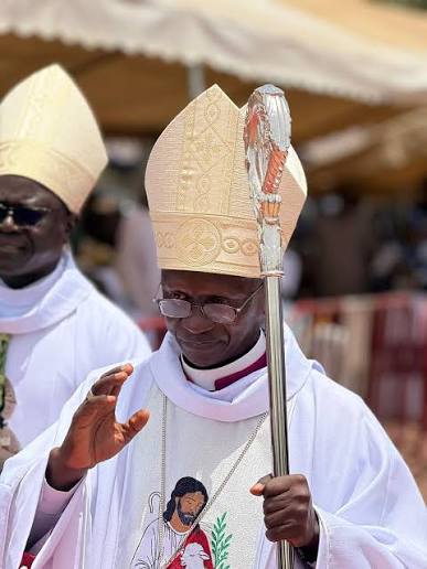 Sénégal : Mgr Joseph Badji succède officiellement à Mgr Jean-Pierre Bassène à la tête du diocèse de Kolda