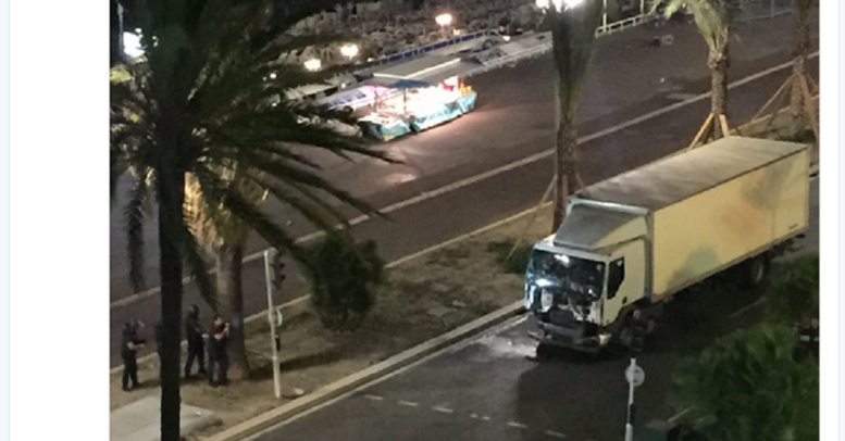 Attaque à Nice: un camion fonce dans la foule - 73 morts, 130 blessés Attaque à Nice: un camion fonce dans la foule - 73 morts, 130 blessés