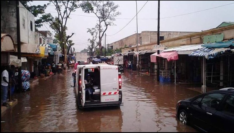 PHOTOS Première pluie à Thiès: les dégâts sont là PHOTOS Première pluie à Thiès: les dégâts sont là