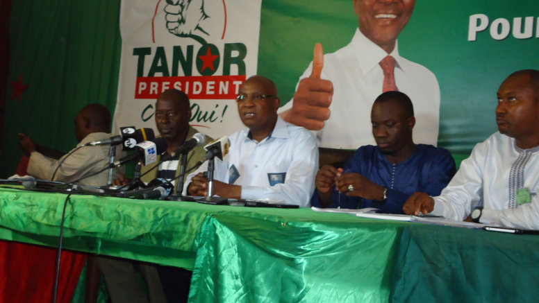 Position en direction des élections législatives: le PS à l'écoute des 27 600 militants à la base Position en direction des élections législatives: le PS à l'écoute des 27 600 militants à la base