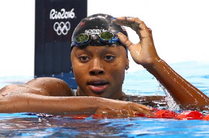 JO de Rio : Simone Manuel, la première nageuse noire à remporter une médaille d'or